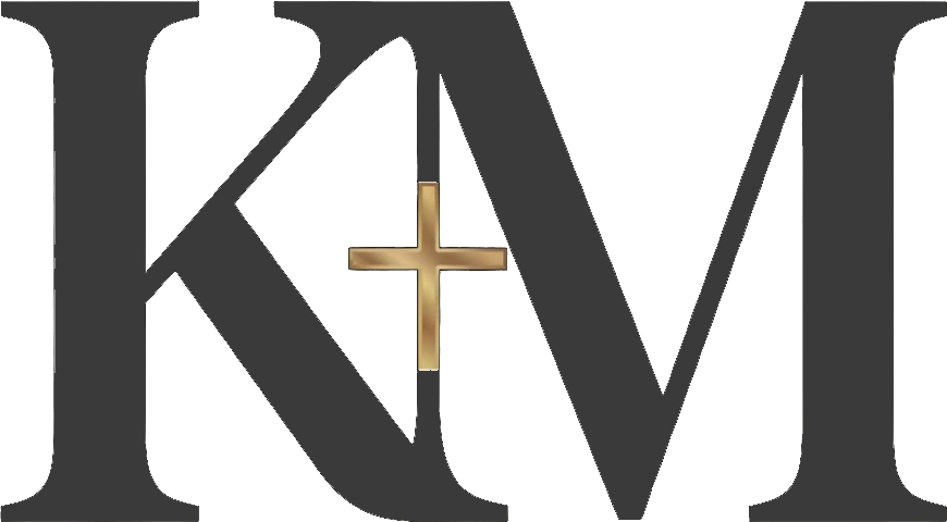 Monogramme KM avec croix dorée