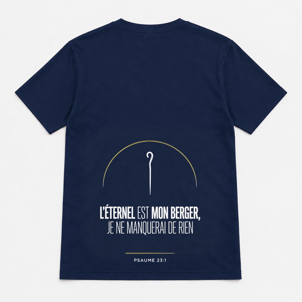 T-shirt bleu marine KM Christ Wear vu de dos, design Psaume 23:1 discret dans le bas du dos