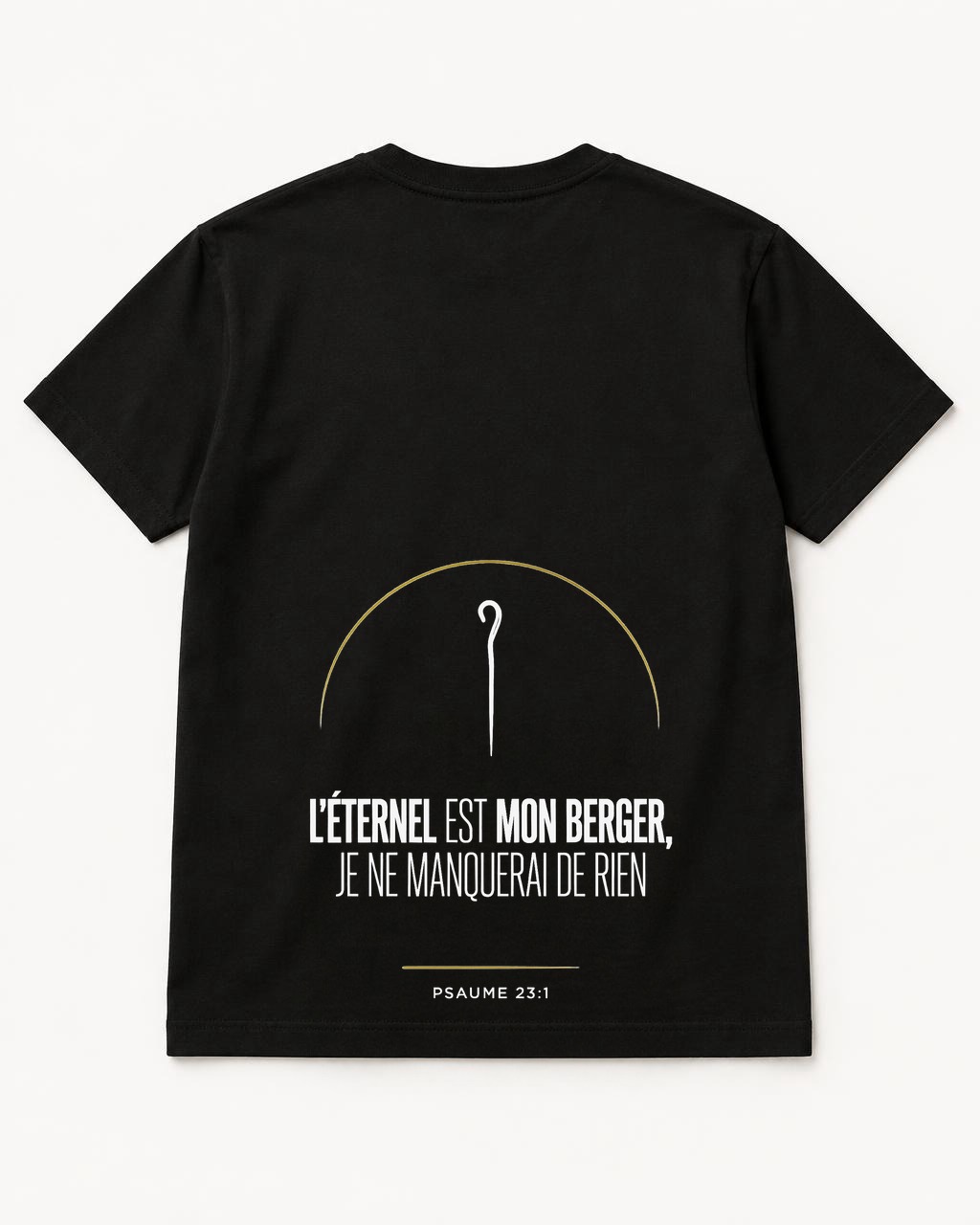 T-shirt noir KM Christ Wear vu de dos, design Psaume 23:1 discret dans le bas du dos