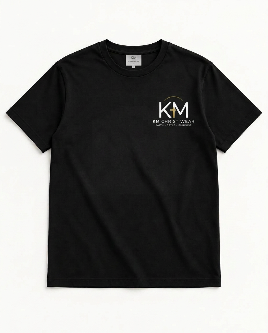 T-shirt noir KM Christ Wear vu de face, logo KM blanc et doré sur la poitrine